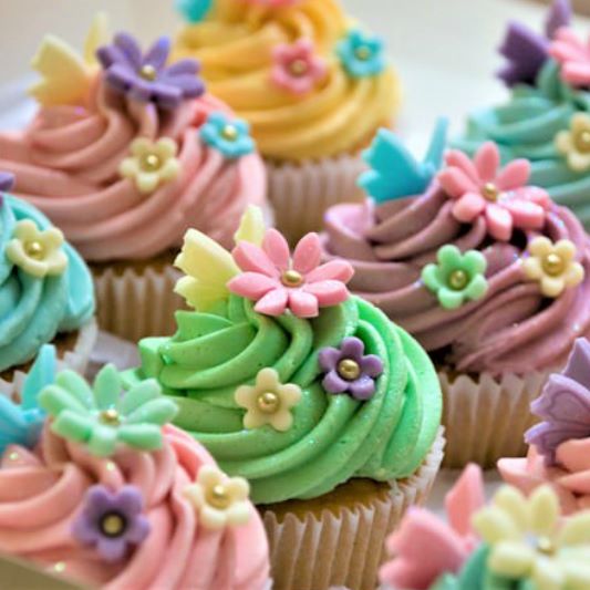 Vanilla Cupcakes Baking and Decoration